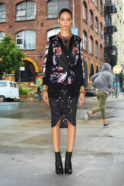 Look 11